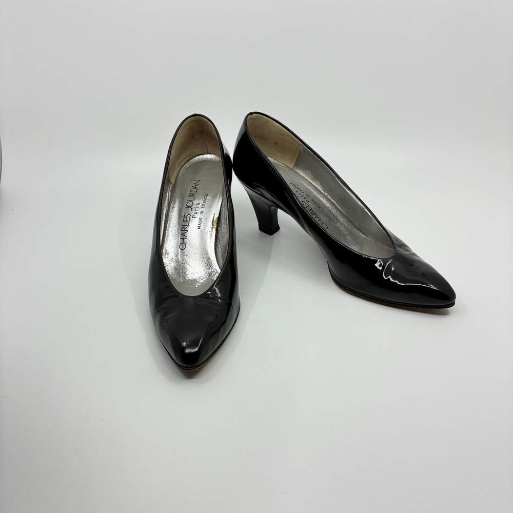 Vintage Charles Jourdan pumps 5.5 1970s black patent leather kitten heels